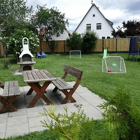 Apartman Ferienwohnung-mina Naehe Guenzburg Und Freizeitpark , 1 Burgau