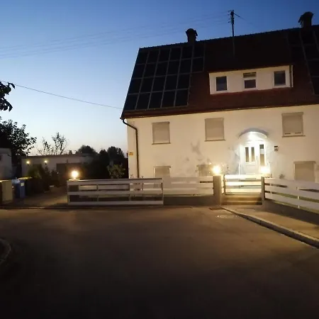 Ferienwohnung-mina Naehe Guenzburg Und Freizeitpark , 1 Burgau