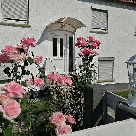 Ferienwohnung-mina Naehe Guenzburg Und Freizeitpark , 1 Apartman