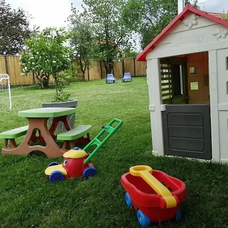Ferienwohnung-mina Naehe Guenzburg Und Freizeitpark , 1 Burgau